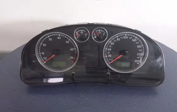 Volkswagen PASSAT B5.5 Speedometer (instrument cluster) 3B0920805