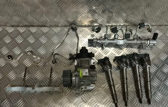 Volkswagen PASSAT B8 Fuel injection system set 041130277