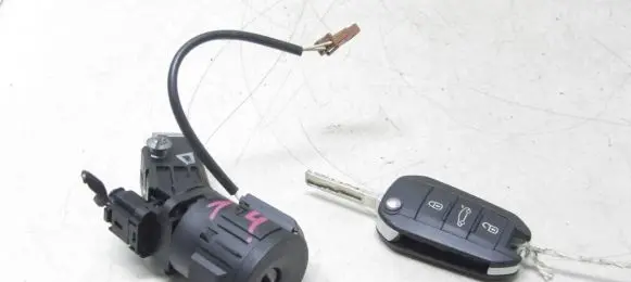 Citroen C4 II Picasso Ignition lock 9663123380