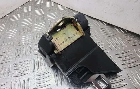 BMW 7 E38 Middle seatbelt (rear) 0421615