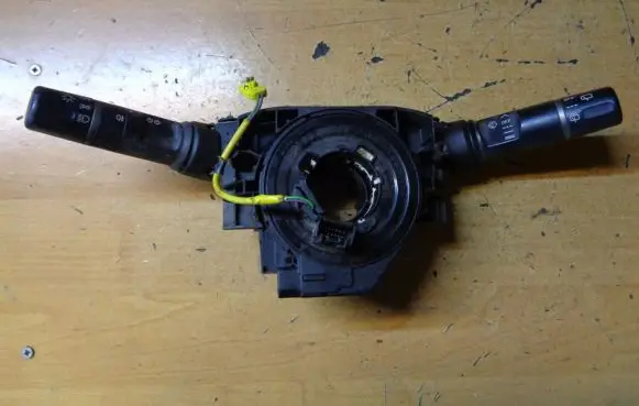 Mazda 2 Wiper turn signal indicator stalk/switch D65166CS0 DF7166120B DF7166122