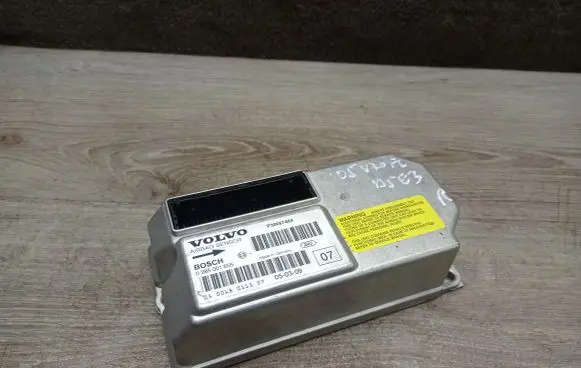 Volvo V70 Airbag control unit/module 0285001655 P30667469