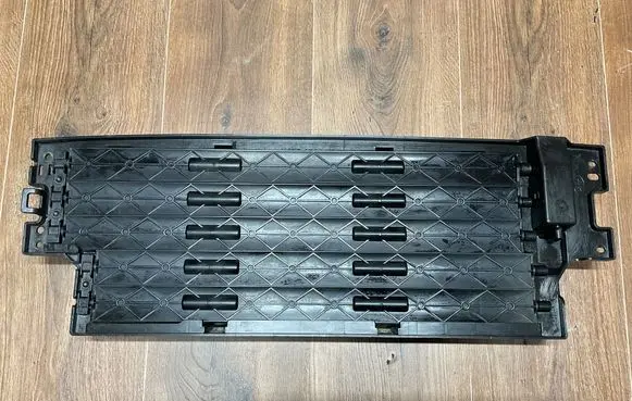 Land Rover Range Rover Velar Radiator trim M8A28475AA