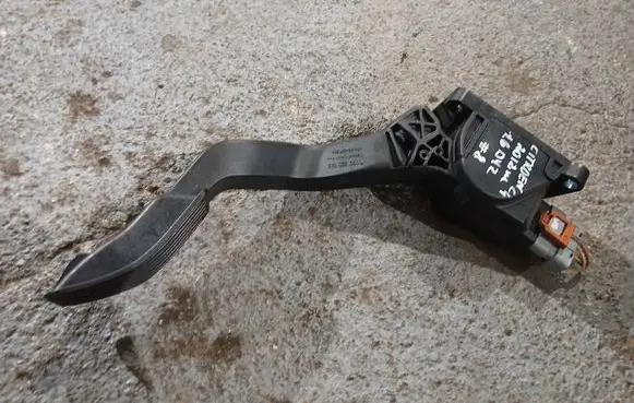 Citroen C4 II Accelerator throttle pedal 9671840280 86ET160677013