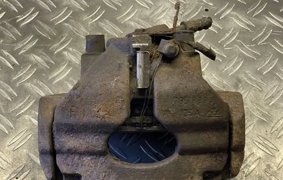 Volkswagen Transporter - Caravelle T5 Front brake caliper