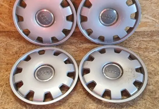 Audi A4 S4 B7 8E 8H R16 wheel hub/cap/trim 4B0601147D