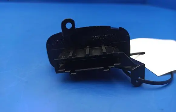 Mercedes-Benz Vito Viano W638 Heater blower fan relay X191332825 1332825