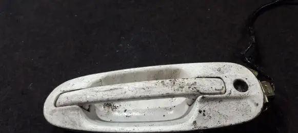 Mitsubishi Sigma Front door exterior handle