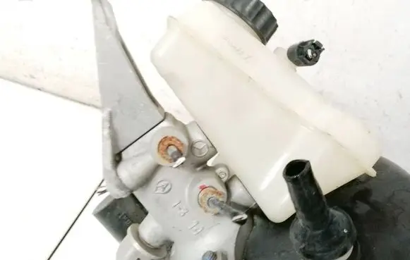 Mercedes-Benz ML W164 Master brake cylinder 03350886811 03.3508-8681.1