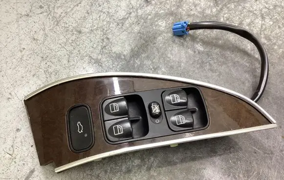 Mercedes-Benz C W203 Electric window control switch