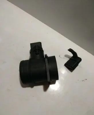 Skoda Octavia Mk1 (1U) Mass air flow meter LM10051080520