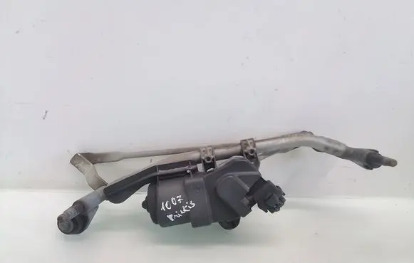 Peugeot 1007 Front wiper linkage and motor