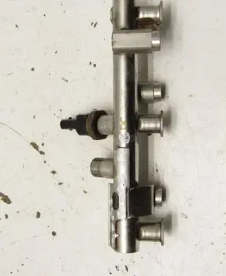 Nissan Juke II F16 Fuel main line pipe 175205061R