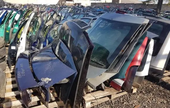 Mazda Premacy Engine bonnet/hood MELYNAS