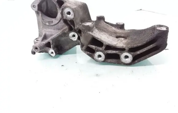 Opel Vectra B Generator/alternator bracket 90528680