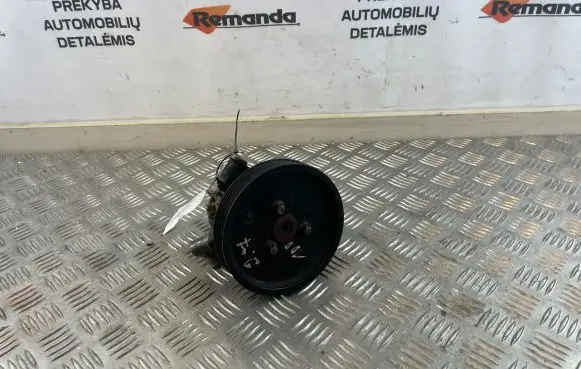 Mercedes-Benz E W212 Power steering pump A6112300115