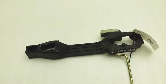 Mitsubishi L200 Front door exterior handle/bracket 