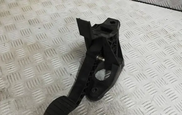 Clutch pedal