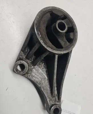 Opel Zafira A Gearbox mount 92085608