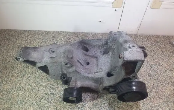 Generator/alternator bracket
