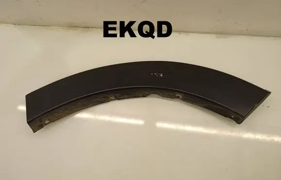 Mitsubishi Pajero Rear arch trim 