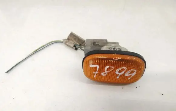 Toyota Avensis Verso Front fender indicator light