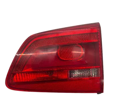 Tailgate rear/tail lights