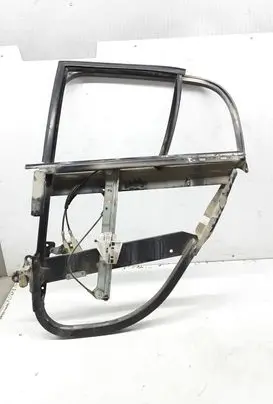 Rear door manual window regulator
