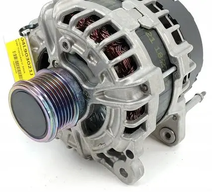 Volkswagen Tiguan Generator/alternator 04L903021J