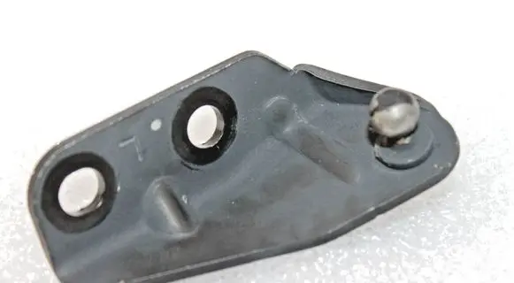 Suzuki SX4 S-Cross Tailgate/trunk/boot hinge 8186061M00