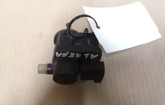 Headlight level adjustment motor