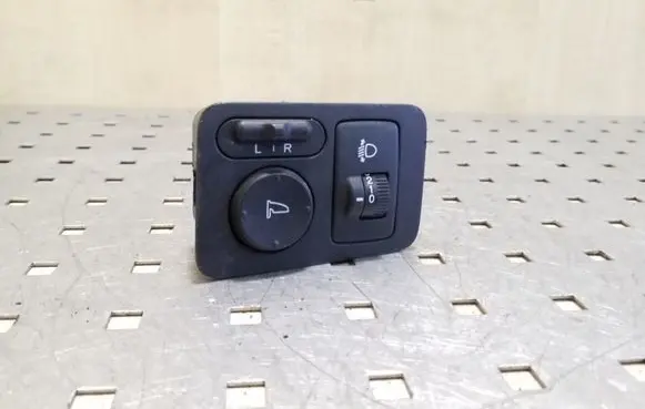 Honda CR-V Wing mirror switch