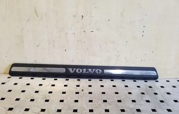 Volvo XC70 Front sill trim cover 8659960