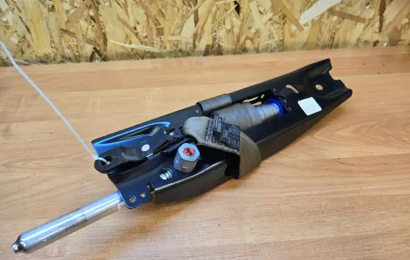Volvo XC70 Front seatbelt 6242789307