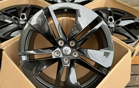 R19 alloy rim