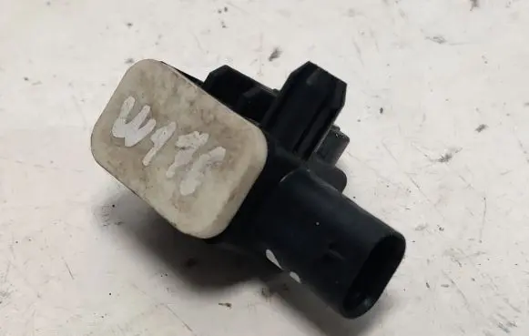 Mercedes-Benz A W176 Airbag deployment crash/impact sensor A1668210151