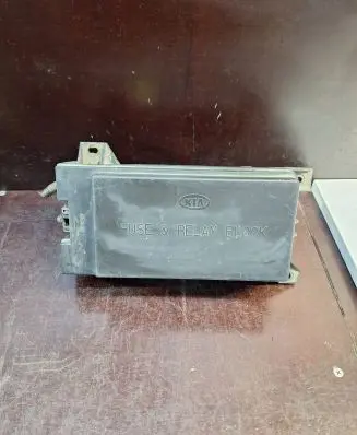 KIA Carnival Fuse box set OK53H