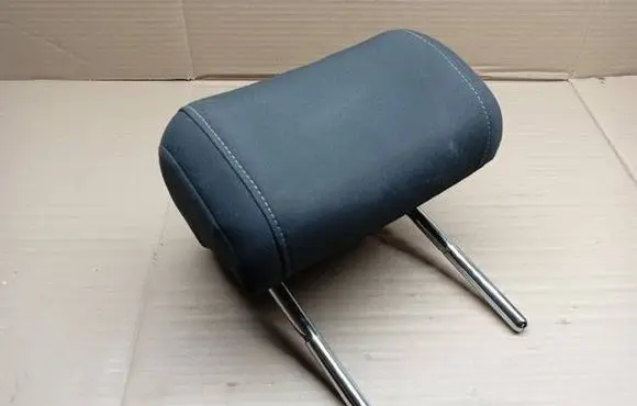 Volkswagen PASSAT B8 Rear seat headrest 