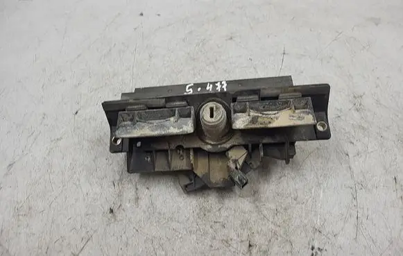 Audi A4 S4 B5 8D Tailgate/trunk/boot exterior handle 