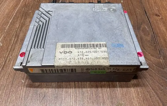 Mercedes-Benz S W140 Engine control unit/module 1405457132 A1405457132