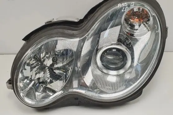Mercedes-Benz C W203 Headlight/headlamp A2038203761