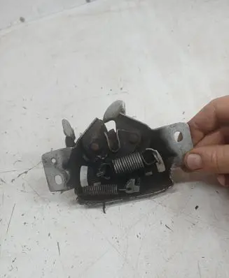 Suzuki Grand Vitara I Engine bonnet/hood lock/catch