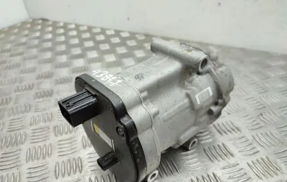 Toyota RAV 4 (XA50) Air conditioning (A/C) compressor (pump) 0424001101
