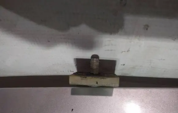 Volkswagen Polo IV 9N3 Tailgate/trunk/boot hinge