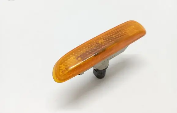 Front fender indicator light