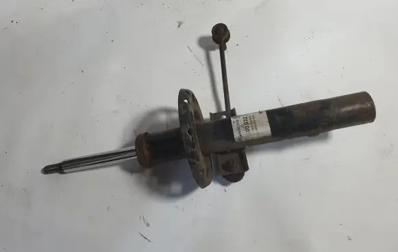 Volkswagen Polo Front shock absorber/damper