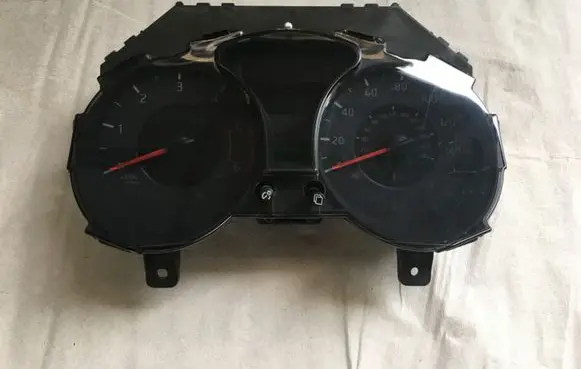 Nissan Juke I F15 Speedometer (instrument cluster)