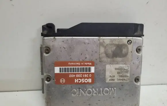 BMW 5 E34 Engine control unit/module 1748401 0261200402