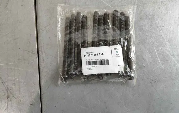 BMW 5 E39 Cylinder head bolts 11127583115 11121729246 7583115