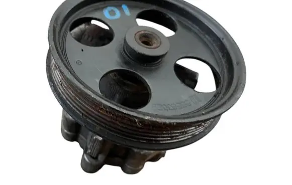 Opel Insignia A Power steering pump 55563329